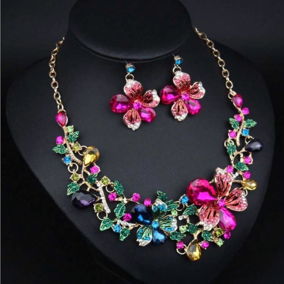 Multicolor Floral Crystal Statement Necklace & Earrings Set - Picture 5 of 5